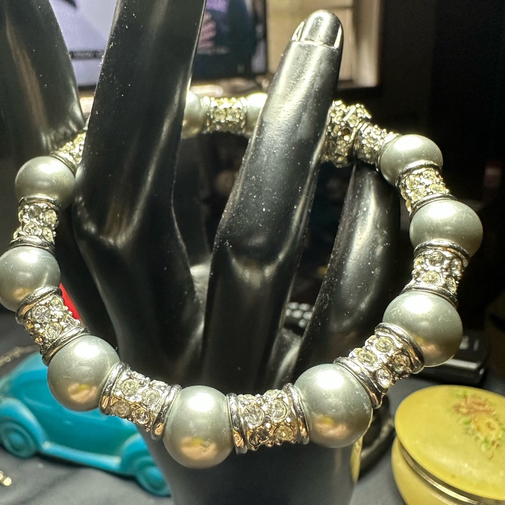 Vintage pearl and silver magnetic bracelet